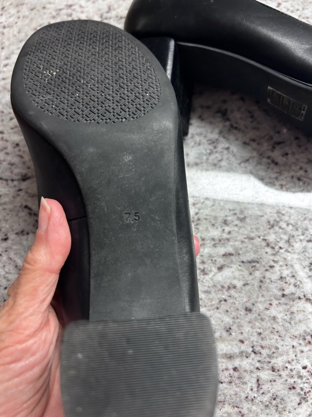 Tory Burch Black Leather Pumps with Gold Logos size 7.5 - Picture 4 of 9